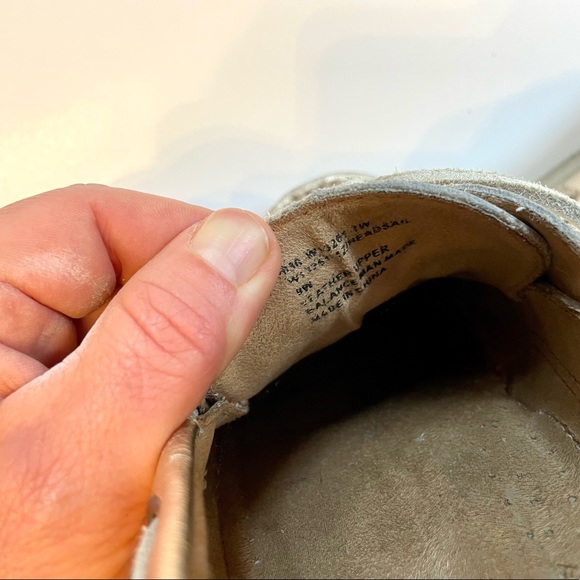 White Mountain gold deck shoes, size 9w - Picture 4 of 5